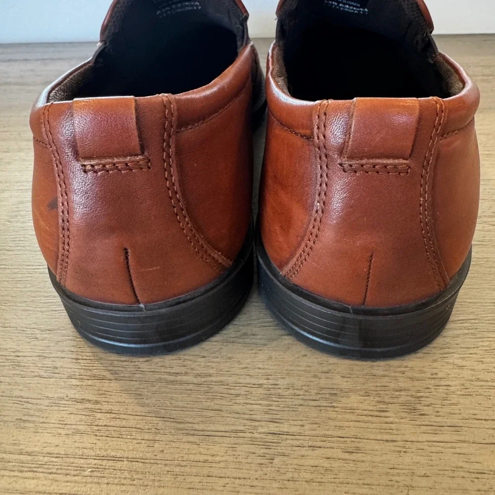 ECCO Helsinki Men 9‎ M Cognac Brown Leather Slip On Loafers Square Apron Toe